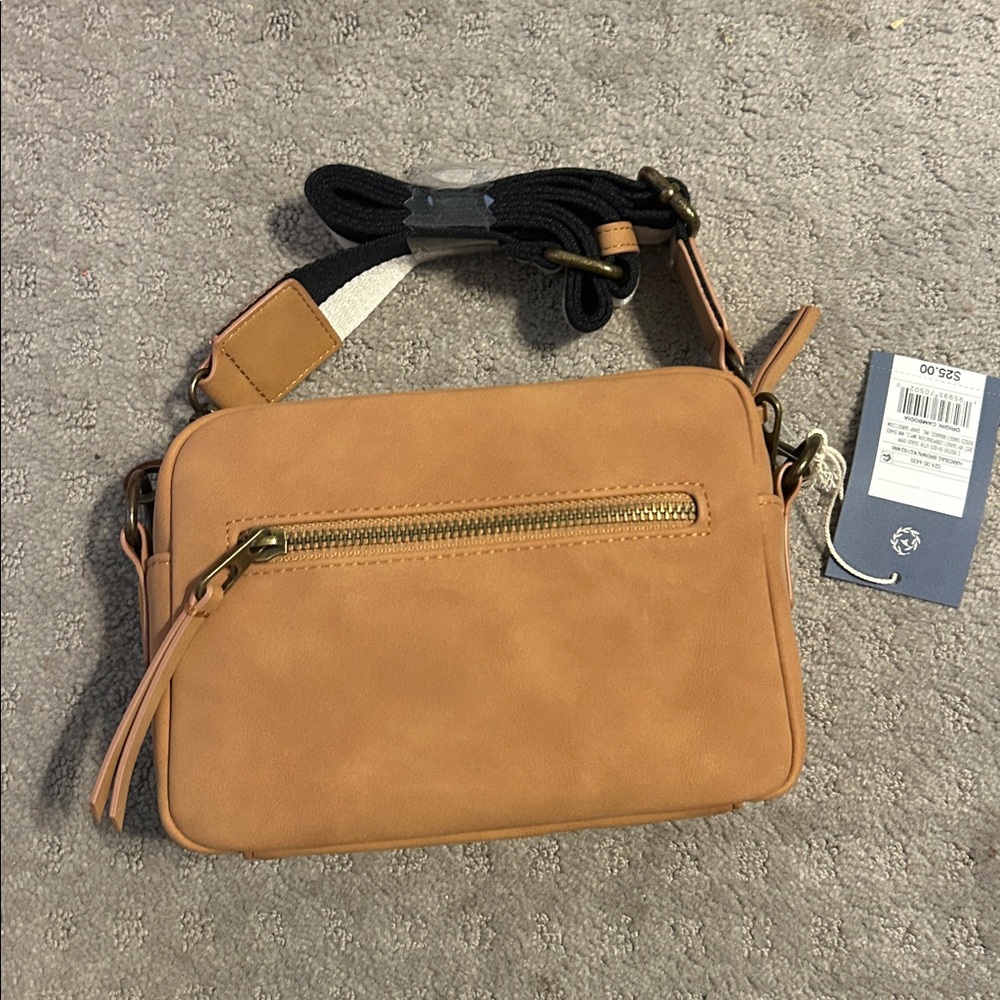 NWT Universal Threads Cross body camera bag - Picture 2 of 3